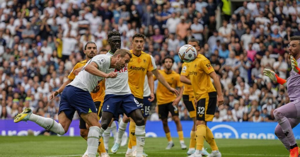 Tottenham has risen to the top of the English Premier League thanks to Kane’s historic goal.