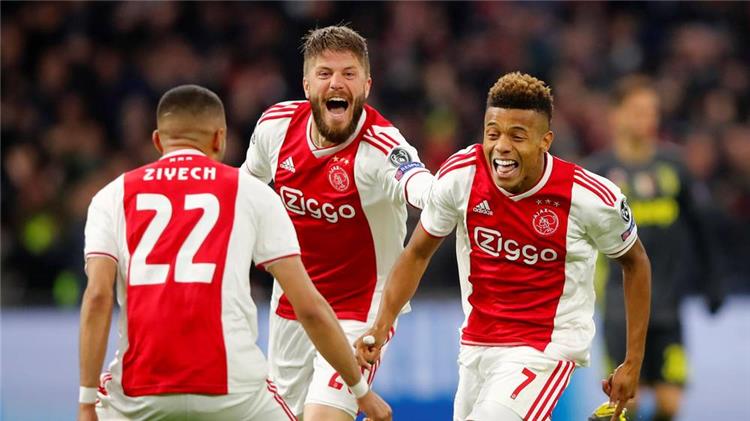 Ajax keeps the full mark.. Eindhoven sweeps Excelsior in the Dutch league