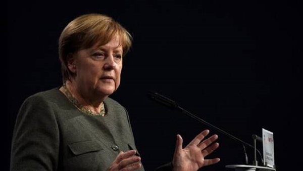 UNESCO awards Merkel for her efforts in receiving refugees