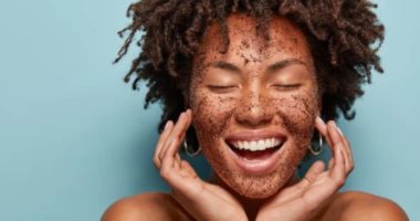 For a radiant light skin.. 5 easy and effective coffee masks