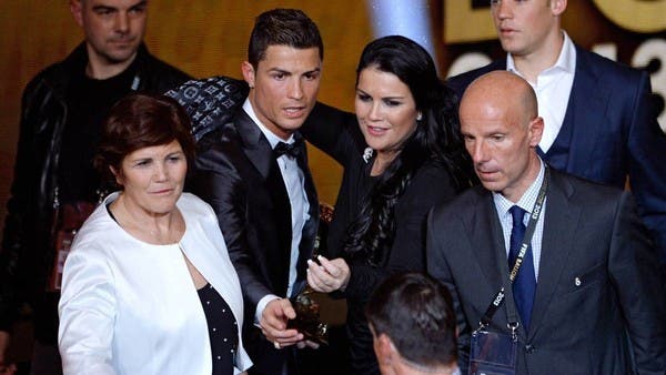 Ronaldo’s sister opens fire on his critics: idiots deny the favor