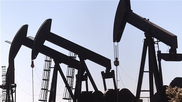 Oil prices jump with expectations of a decrease in global supply