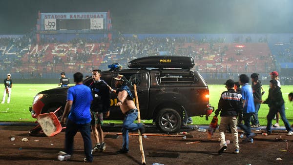 Indonesia’s president orders suspension of league after 125 fans die