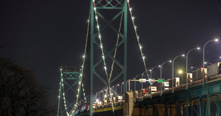 Suspicious package found in vehicle closes Ambassador Bridge