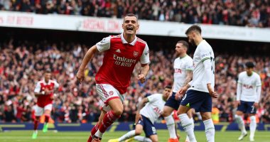 Arsenal hits Tottenham with an exciting three and boosts its lead in the English Premier League.. Video