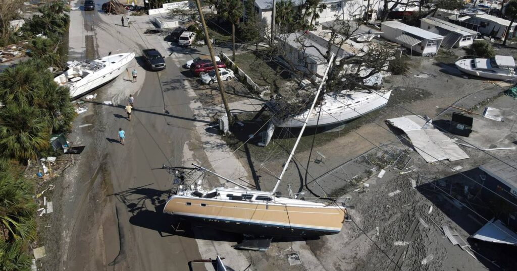 Hurricane Ian heads for Carolinas after pounding Florida