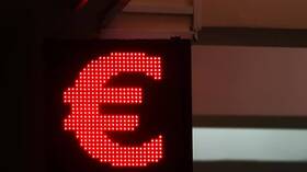 On the Moscow Stock Exchange, the euro rose against the ruble to its highest level since September 26, 2022