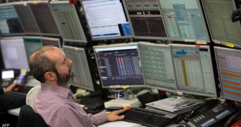 Technology stocks lead European indices lower