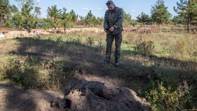 Ukraine finds mass grave in Lyman