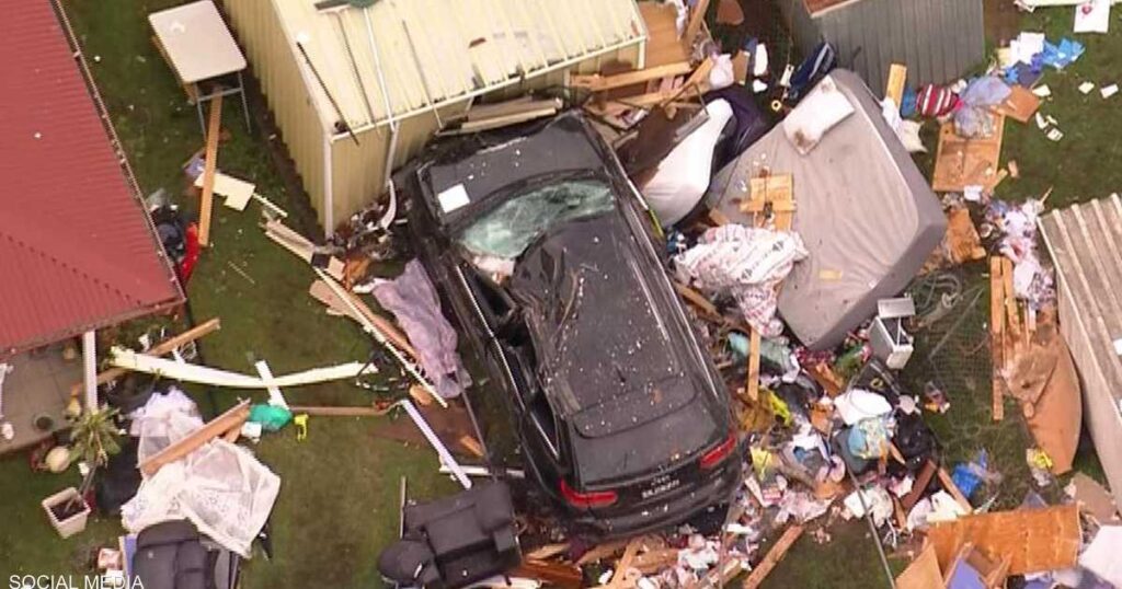 A strange traffic accident.. a car breaks into a house and kills its owner