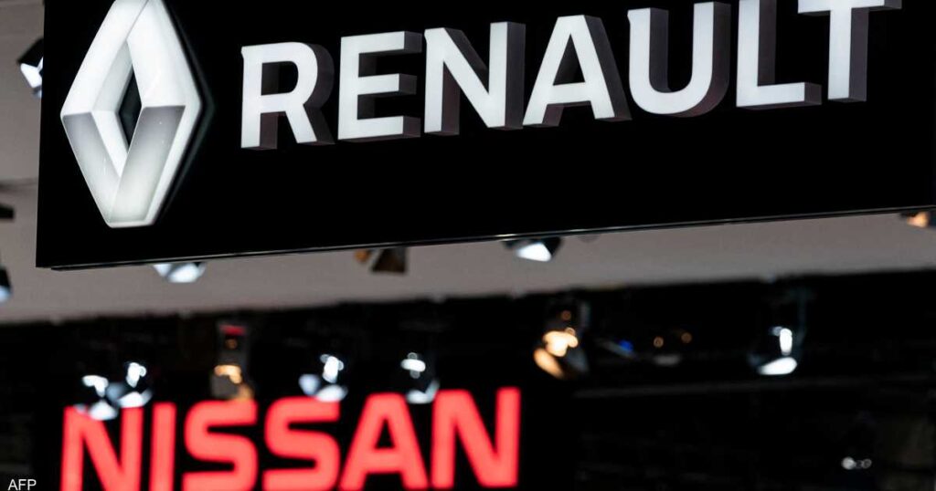 Nissan pressures partner Renault to sell its stake