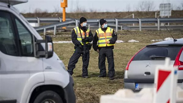 Czechs detain 157 migrants at the border with Slovakia in a day