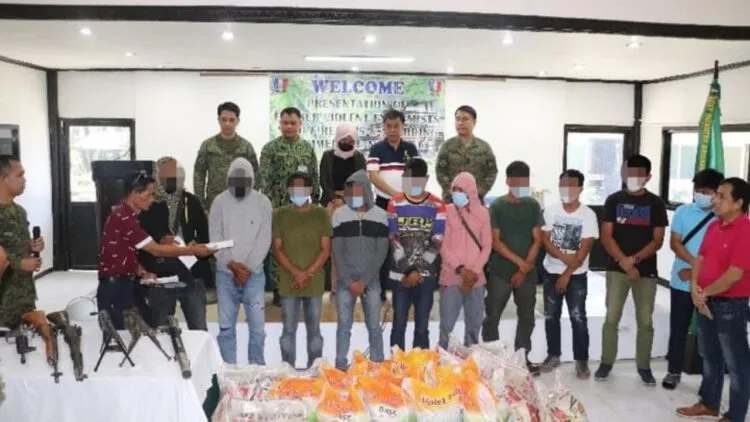 A leader and 6 members of a terrorist group surrender to the Philippine army