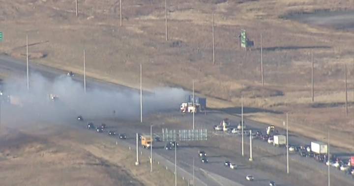 Semi fire closes Calgary’s Stoney Trail in one direction