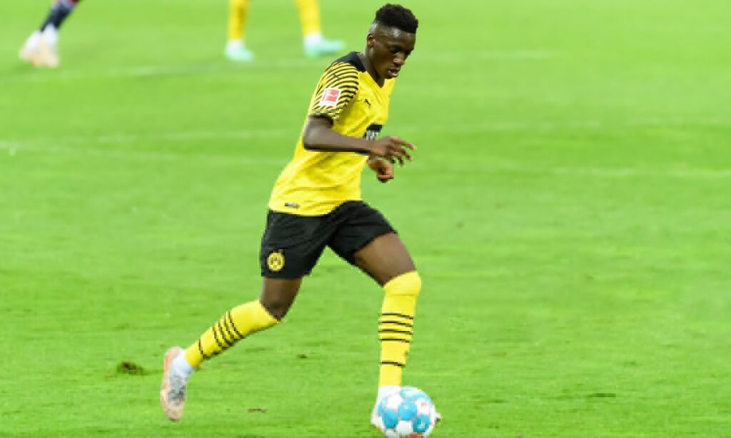 Dortmund claims that one of his players is racist in the Champions League for youth