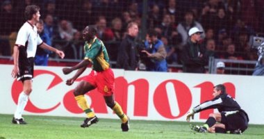 Gul Morning .. Cameroonian Najanka scores a historic goal in the net of Austria in the World Cup 98