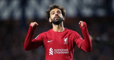 The joy of the hat -trick .. Salah shares his fans pictures of the Rangers match