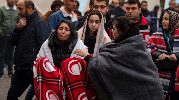 15 workers stuck under the soil in Turkey … and pictures of families crying