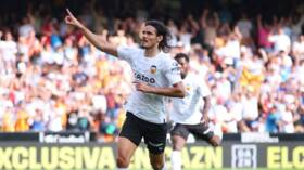 Cavani opens his scoring score with Valencia with a double in Elche’s window