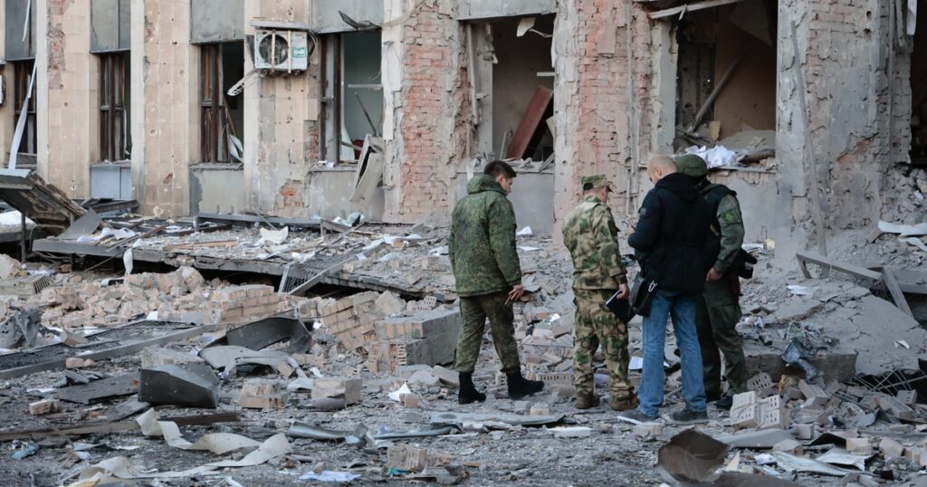 Ukraine: Rockets strike mayor’s office in occupied Donetsk