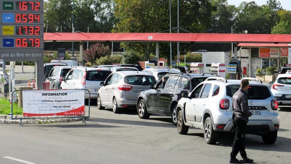 France .. a decrease in fuel supplies is continuing due to strikes