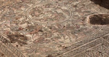 I know the details of the discovery of a huge mosaic in Rastan, Syria