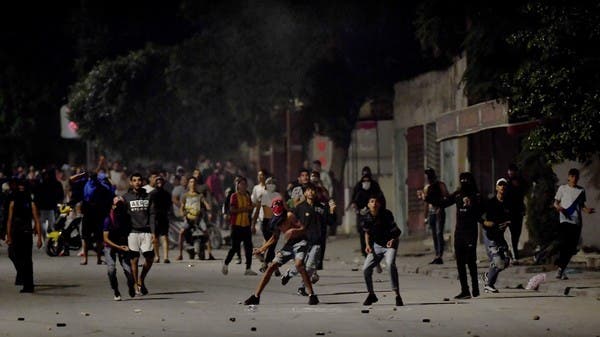 Clashes between security and protesters for the third consecutive night in Tunisia