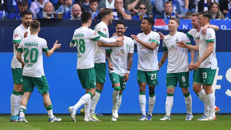 Werder Bremen prevents his players from photographing with the fans for fear of Corona