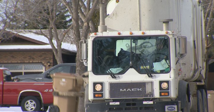 Regina executive committee votes to move garbage, recycling and compost services to user-pay model