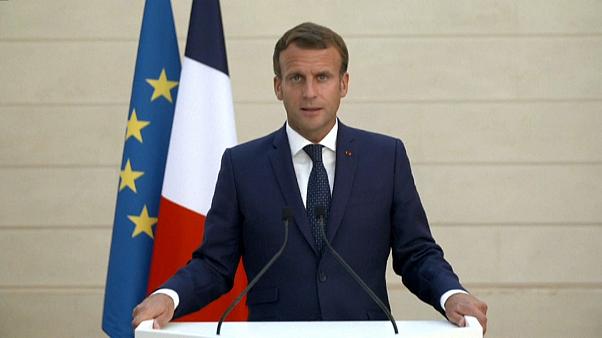 After the resignation of Liz Tarras .. The French President: I hope that stability will return quickly in Britain