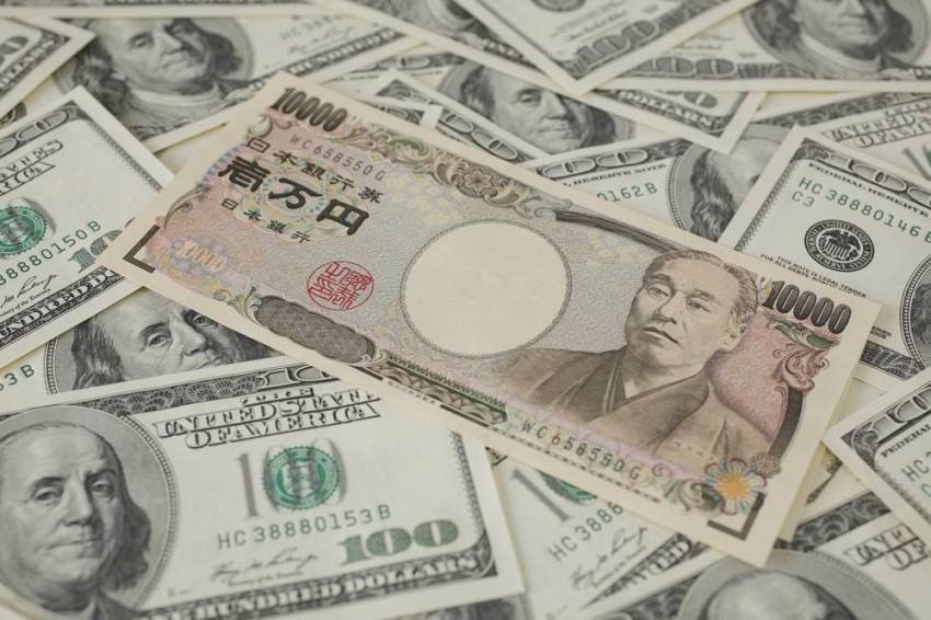 The yen continues to decline against the dollar despite the warnings of Japanese intervention to support the local currency