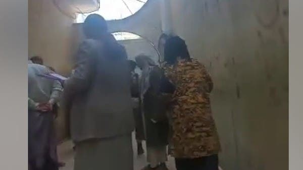 Watch .. an academy facing Houthis who stormed her house to take her force by force