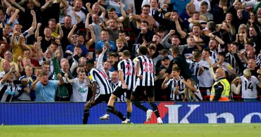 Newcastle beats Tottenham by a double in the first half in the English Premier League