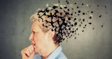 What are the early symptoms of dementia?