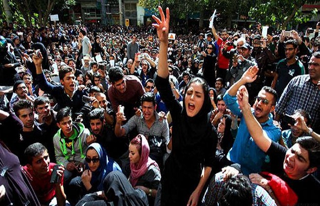 The Guardian: Security in Iran is practicing violent methods to suppress the demonstrations