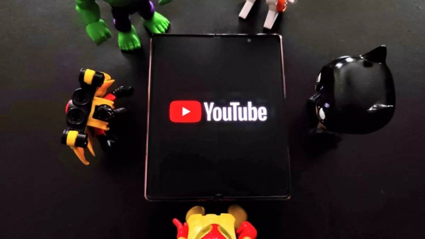 YouTube offers a new web and app design