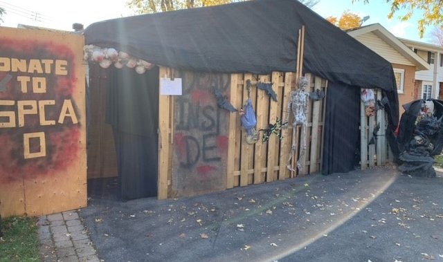 Controversy over temporary car shelters continues in Montreal’s West Island