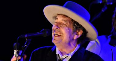 Bob Dylan is a painter .. Offer a group of winning panels in Nobel Literature for sale in London