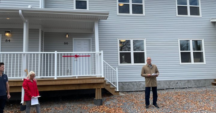 Habitat for humanity unveils new homes in Kingston, Ont.