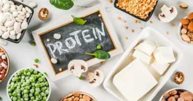 What is the amount of protein to be eaten daily to build fat -free muscles?