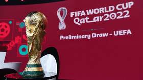 A giant computer expects the two ends of the World Cup in Qatar 2022 .. and crowned with the title