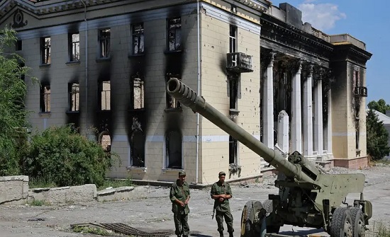 A major road that connects to Logansk .. Ukraine advances east