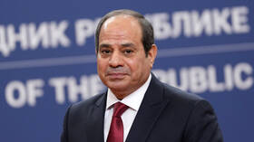 Al -Sisi enjoys the League of Qatari businessmen