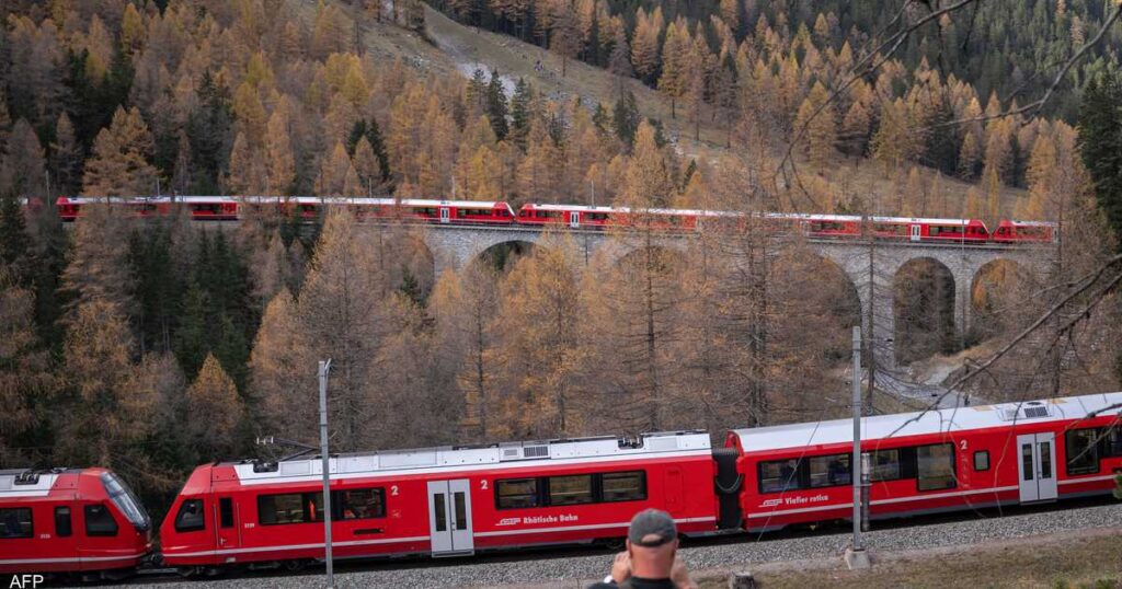 A company plans to record a record for the longest passenger train in the world