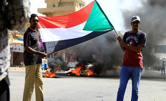 Demonstrations in Sudan … and the police launch tear gas