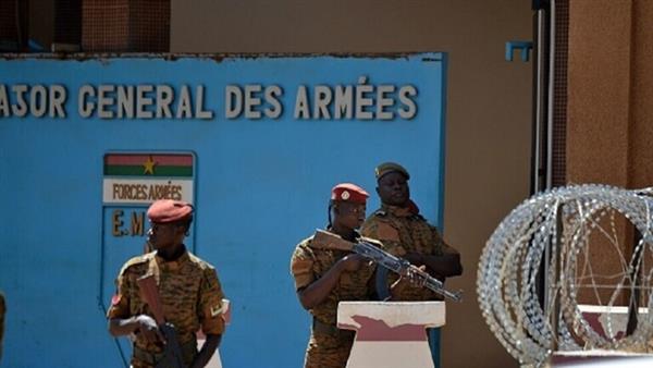 Paris denies the ousted president of Burkina Faso sought refuge in a French base