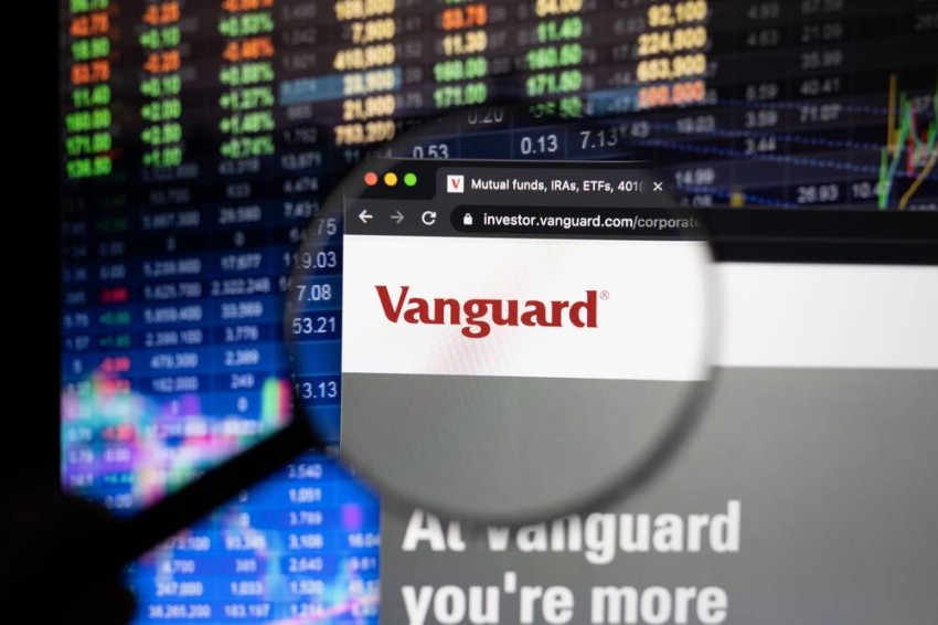 Vanguard narrows the gap with BlackRock in the $6 trillion industry