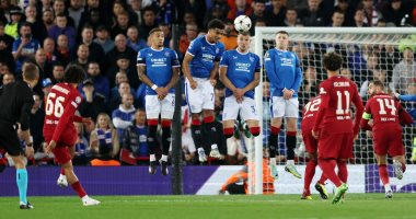 Liverpool against Rangers.. The Reds decide the first half with Arnold’s goal