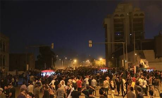 Iraqi forces reopen roads closed due to demonstrations