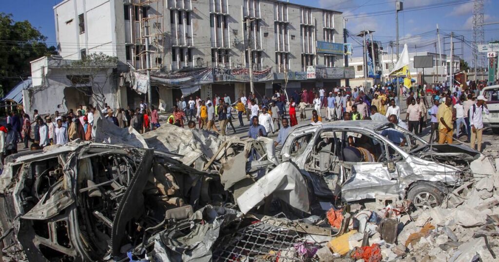 Somalia car bombings kill at least 100, president says